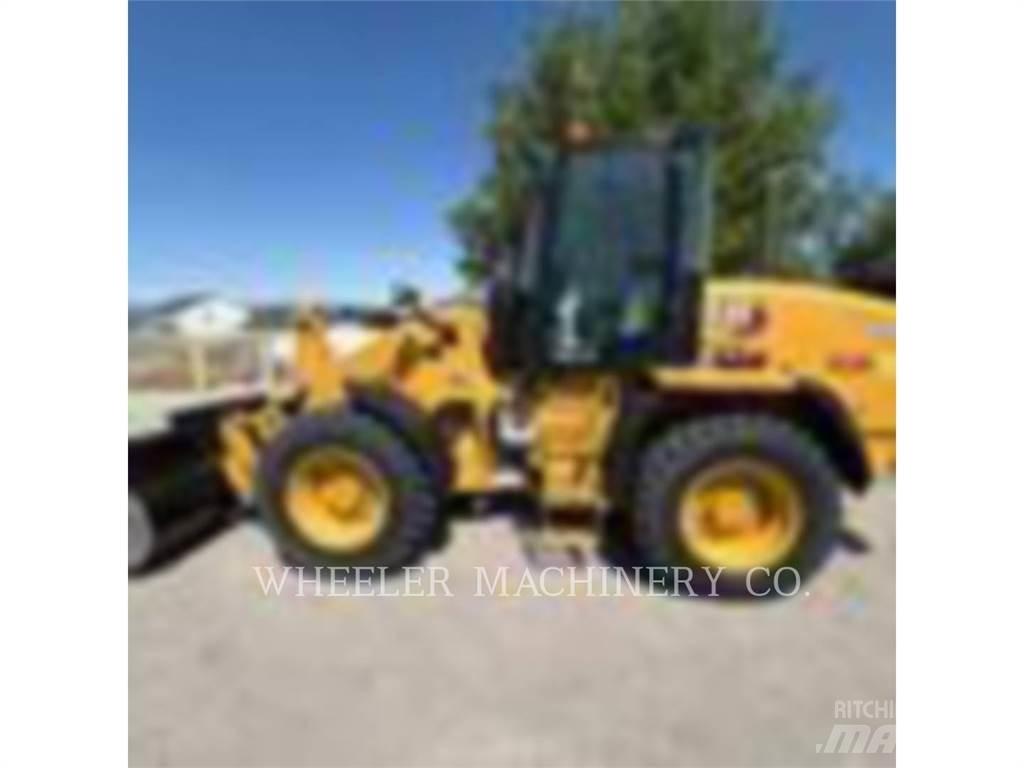CAT 910 لوادر بعجل