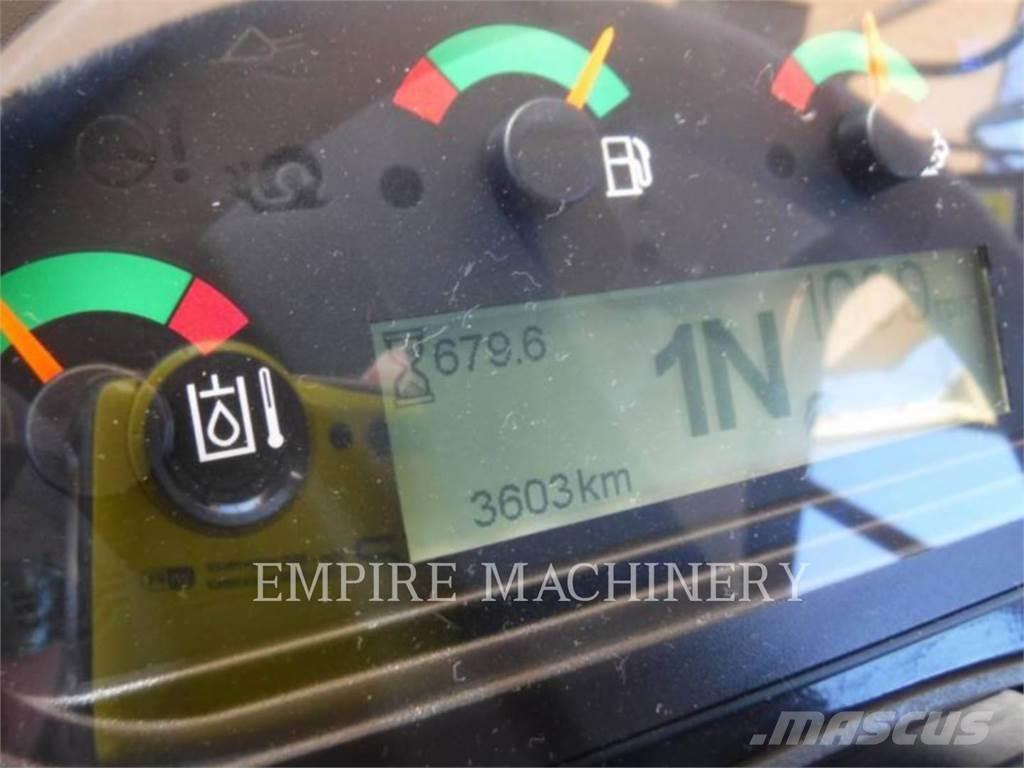 CAT 910M لوادر بعجل