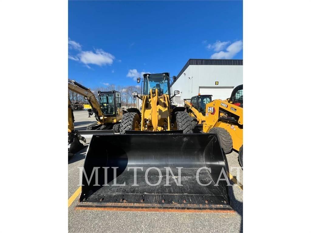 CAT 914 لوادر بعجل