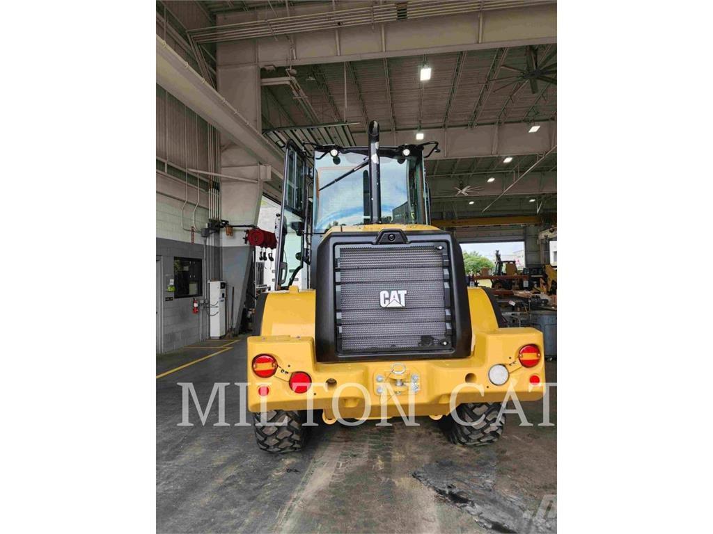 CAT 914 لوادر بعجل