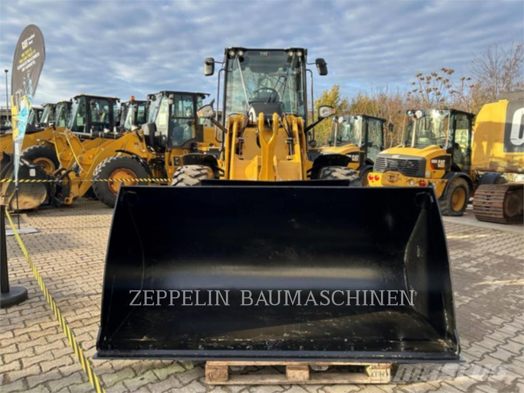 CAT 914-14A لوادر بعجل