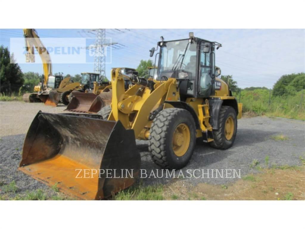 CAT 914M لوادر بعجل