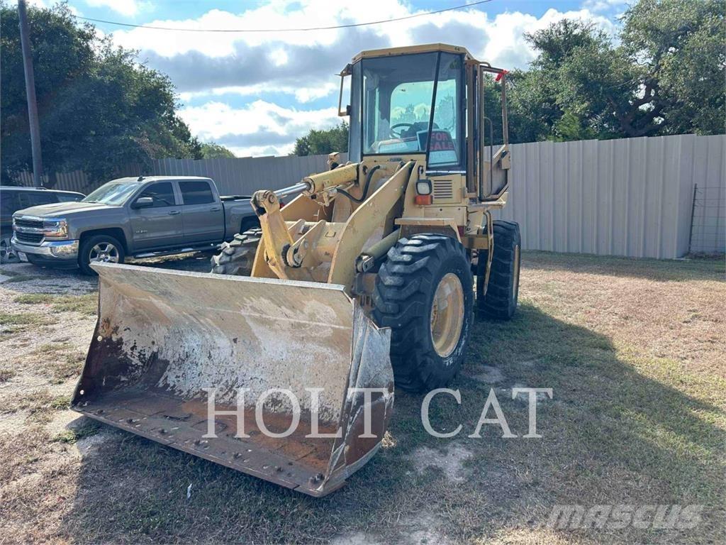 CAT 918F لوادر بعجل