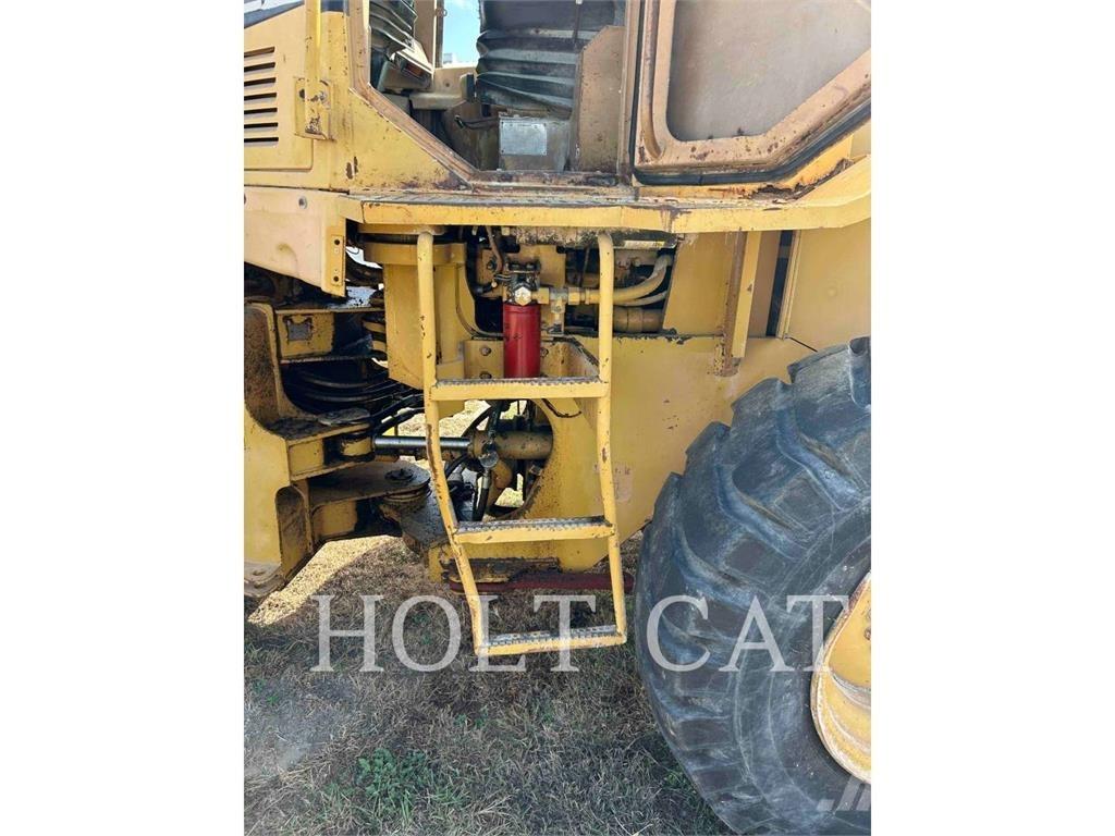 CAT 918F لوادر بعجل