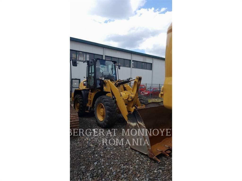 CAT 918M لوادر بعجل