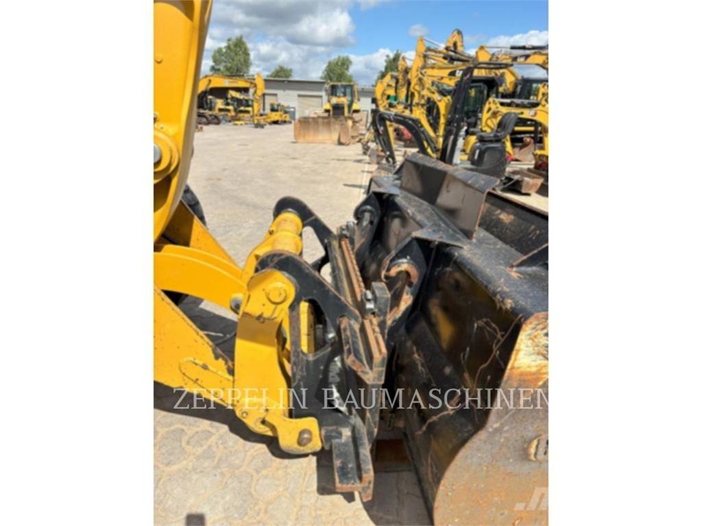 CAT 918M لوادر بعجل