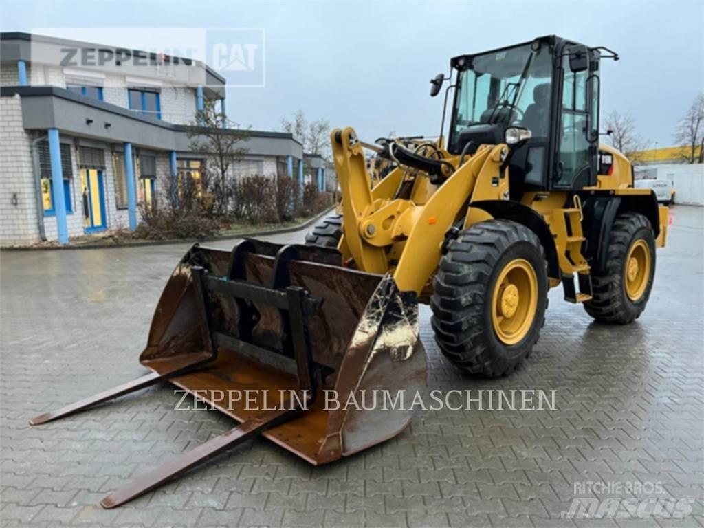 CAT 918M لوادر بعجل