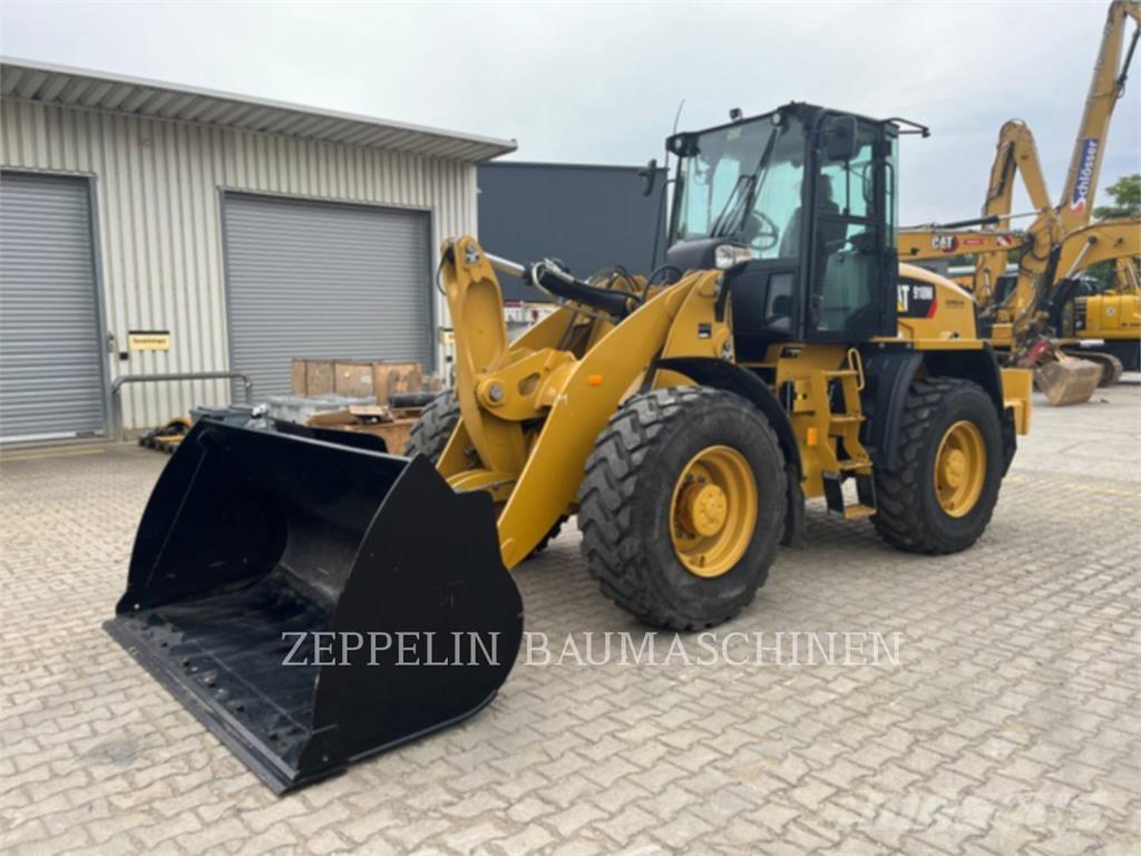 CAT 918M لوادر بعجل
