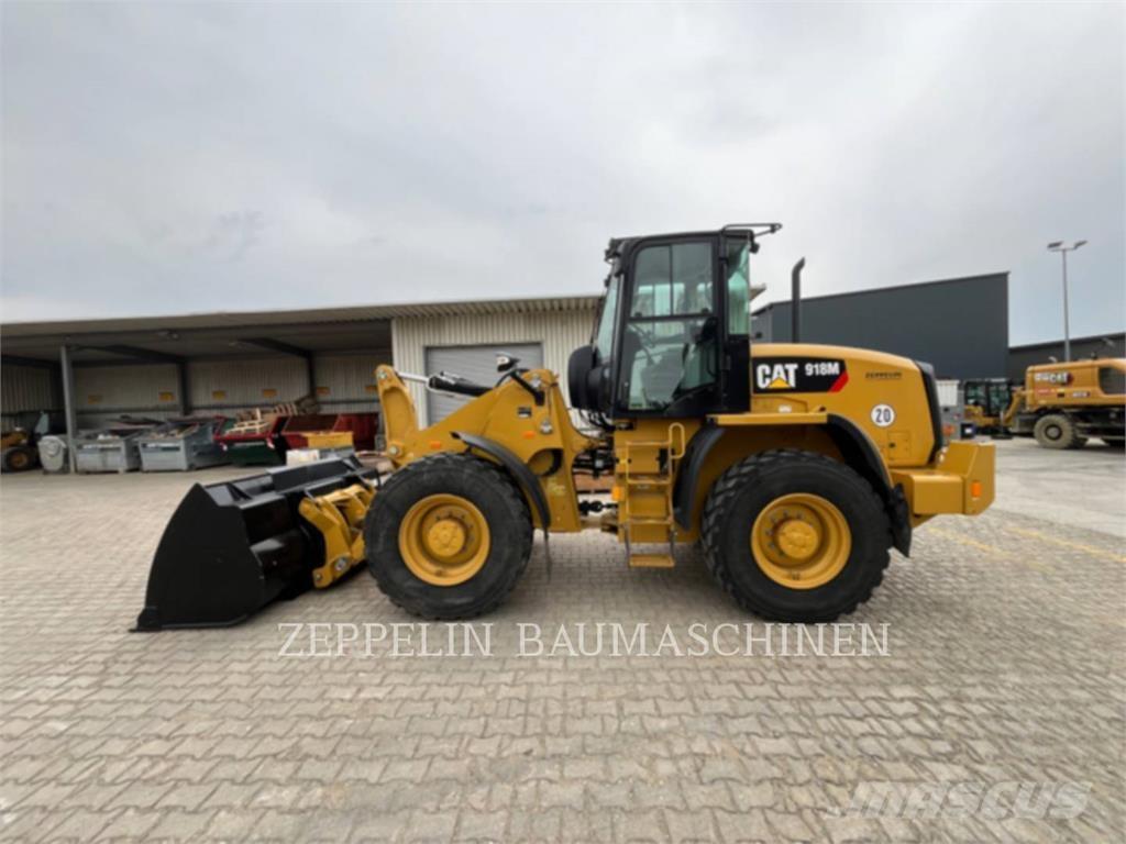 CAT 918M لوادر بعجل