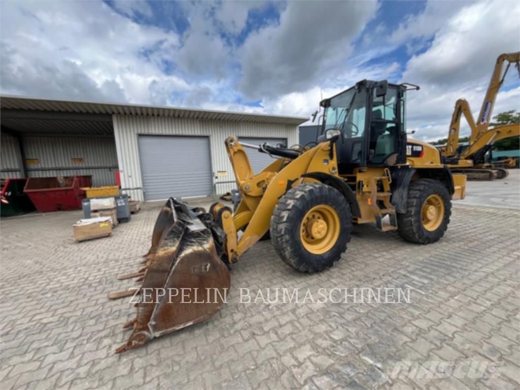 CAT 918M لوادر بعجل