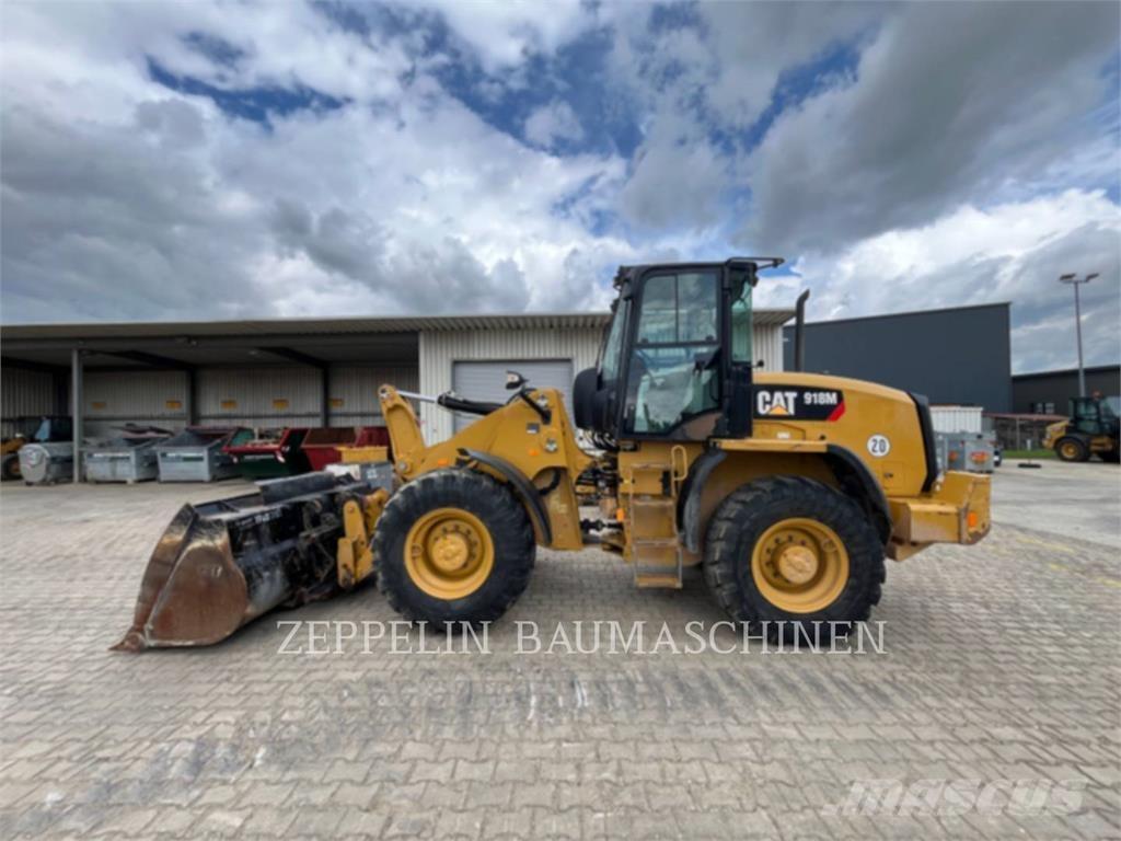 CAT 918M لوادر بعجل