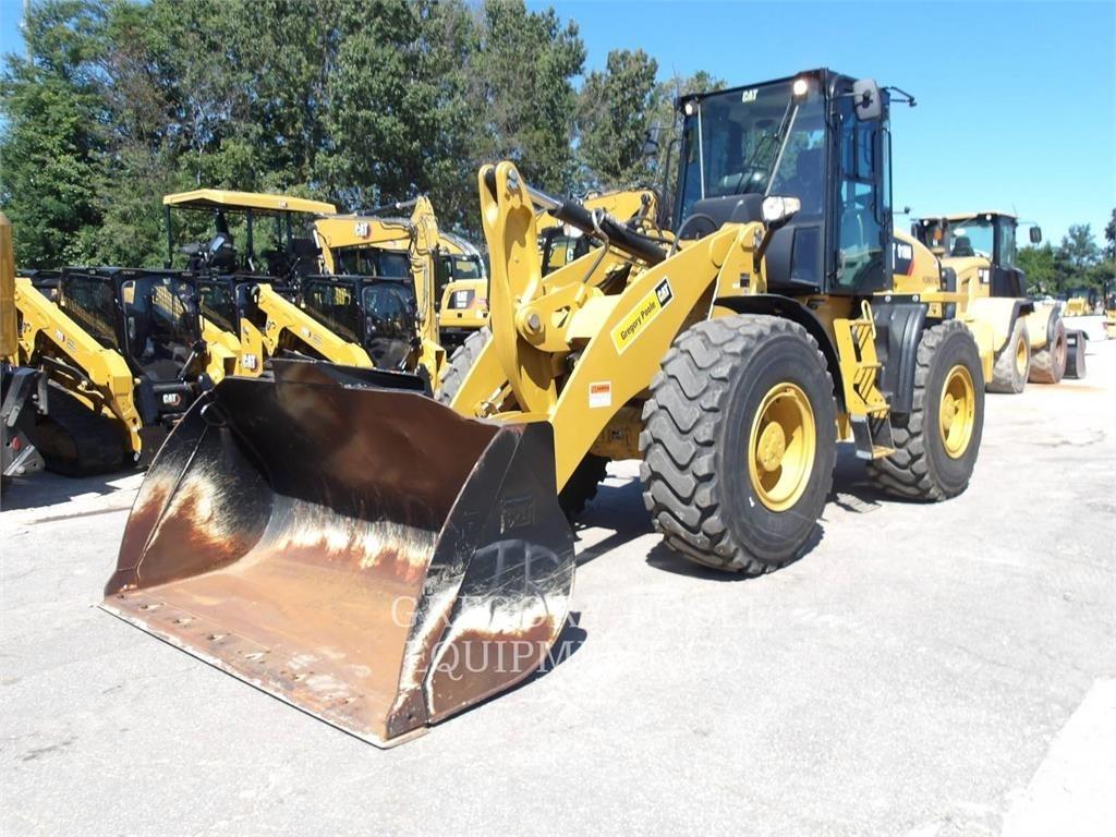 CAT 918M لوادر بعجل