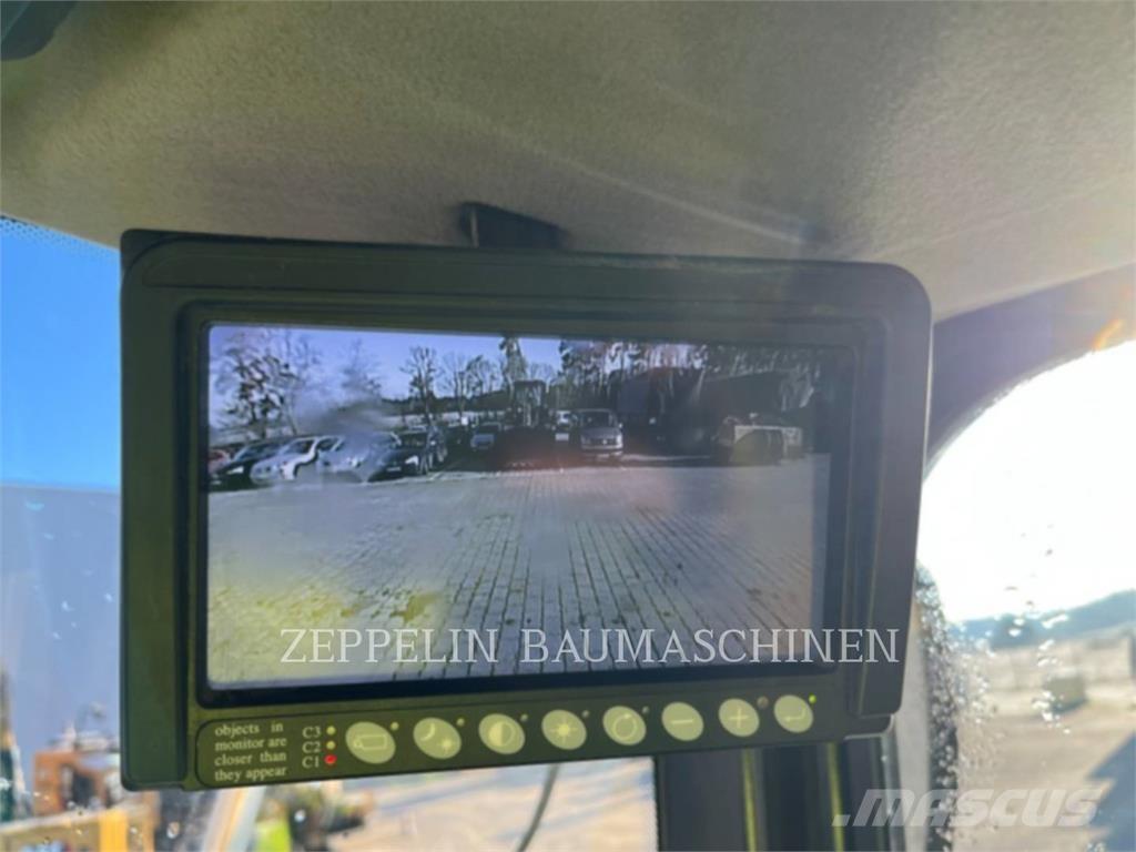 CAT 918M لوادر بعجل