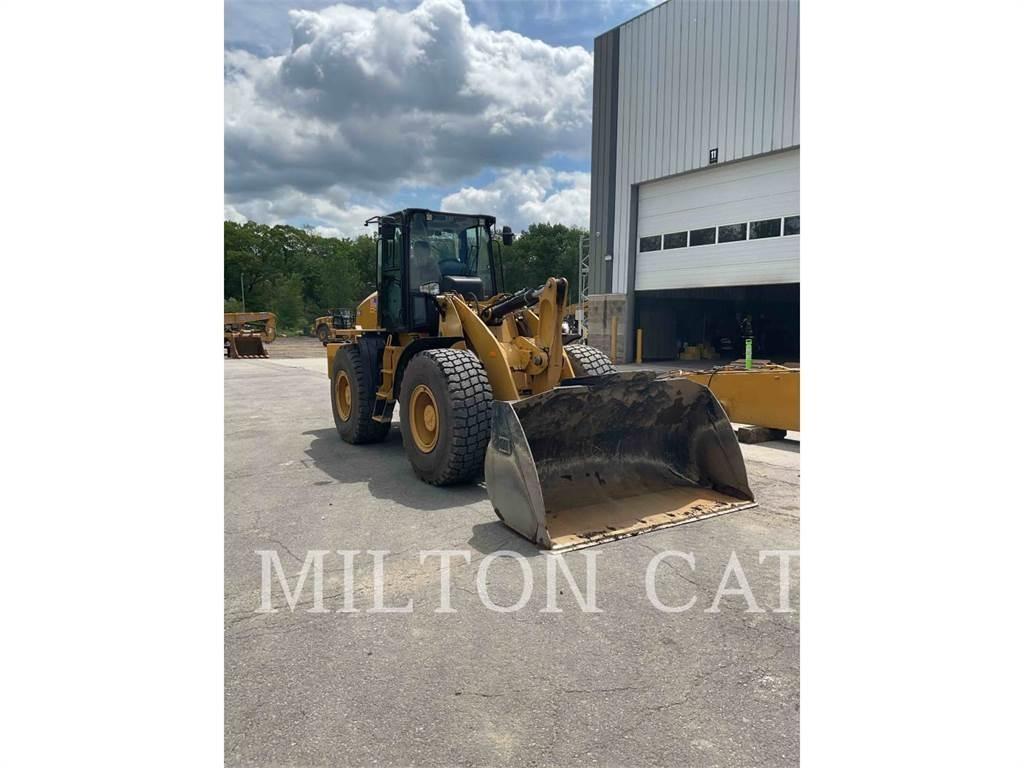 CAT 920 لوادر بعجل