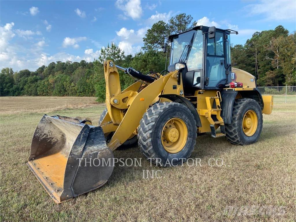 CAT 920 لوادر بعجل