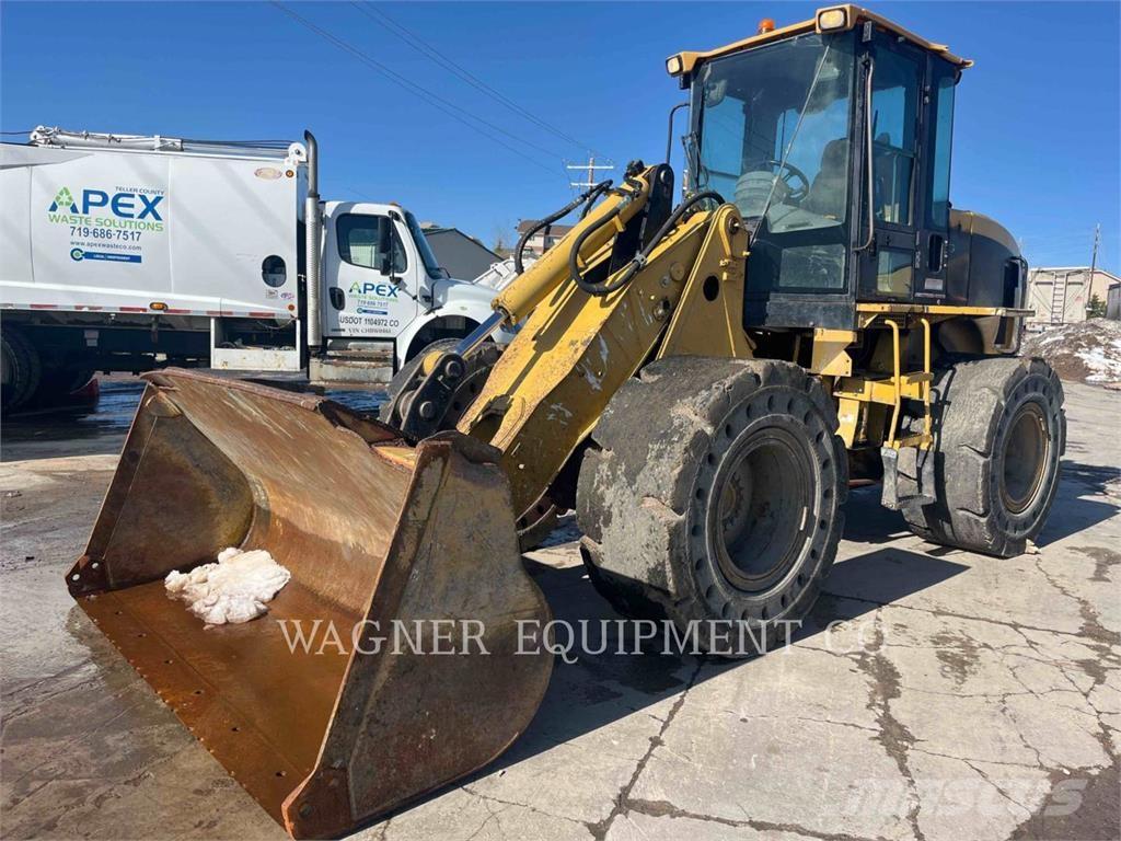 CAT 924G لوادر بعجل