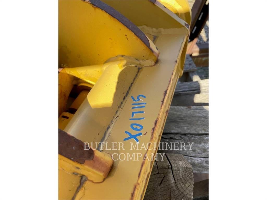 CAT 924HZ QUICK COUPLER موصلات سريعة
