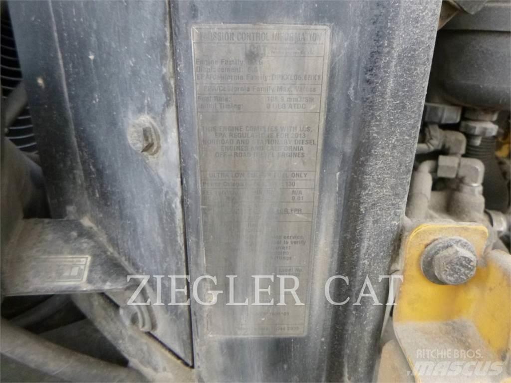 CAT 924K لوادر بعجل