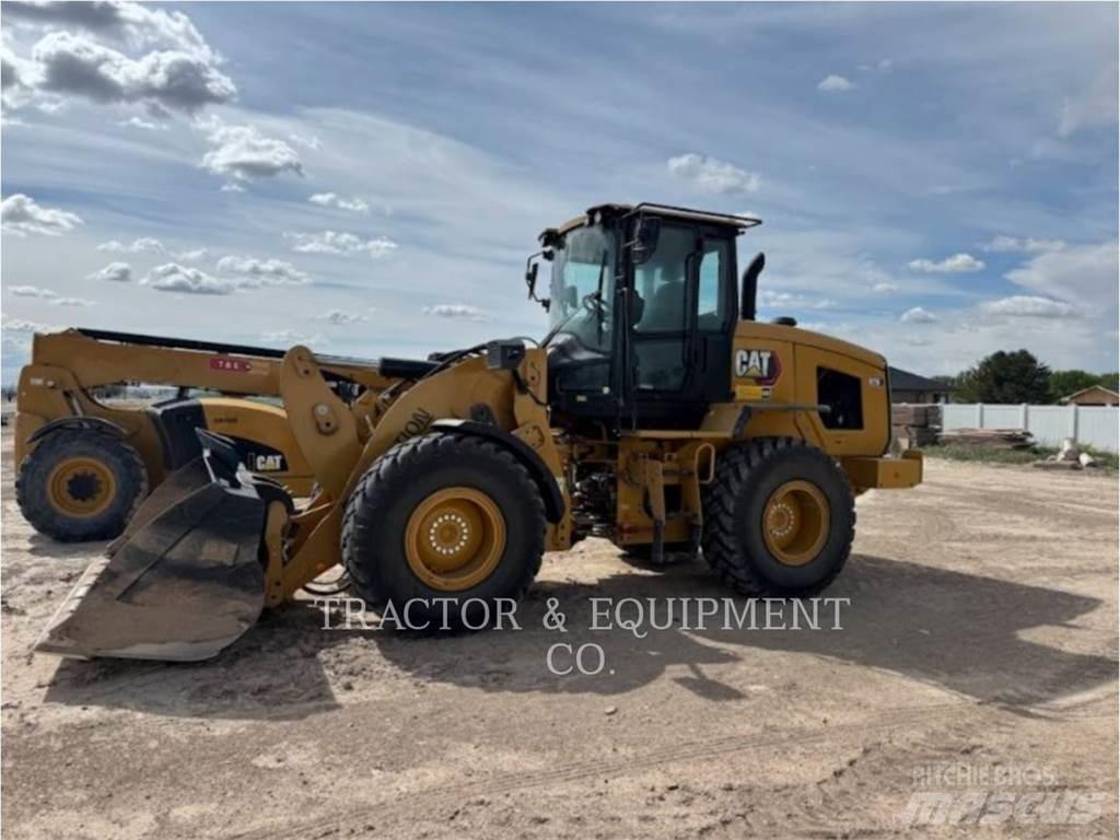 CAT 926 لوادر بعجل