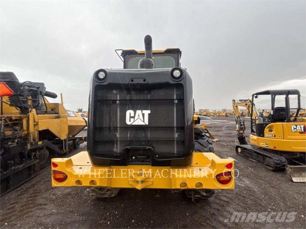 CAT 926 QC لوادر بعجل