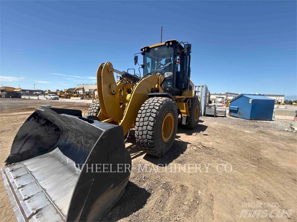 CAT 926 QC 3V لوادر بعجل