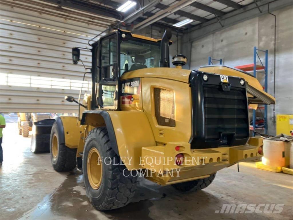 CAT 926M لوادر بعجل