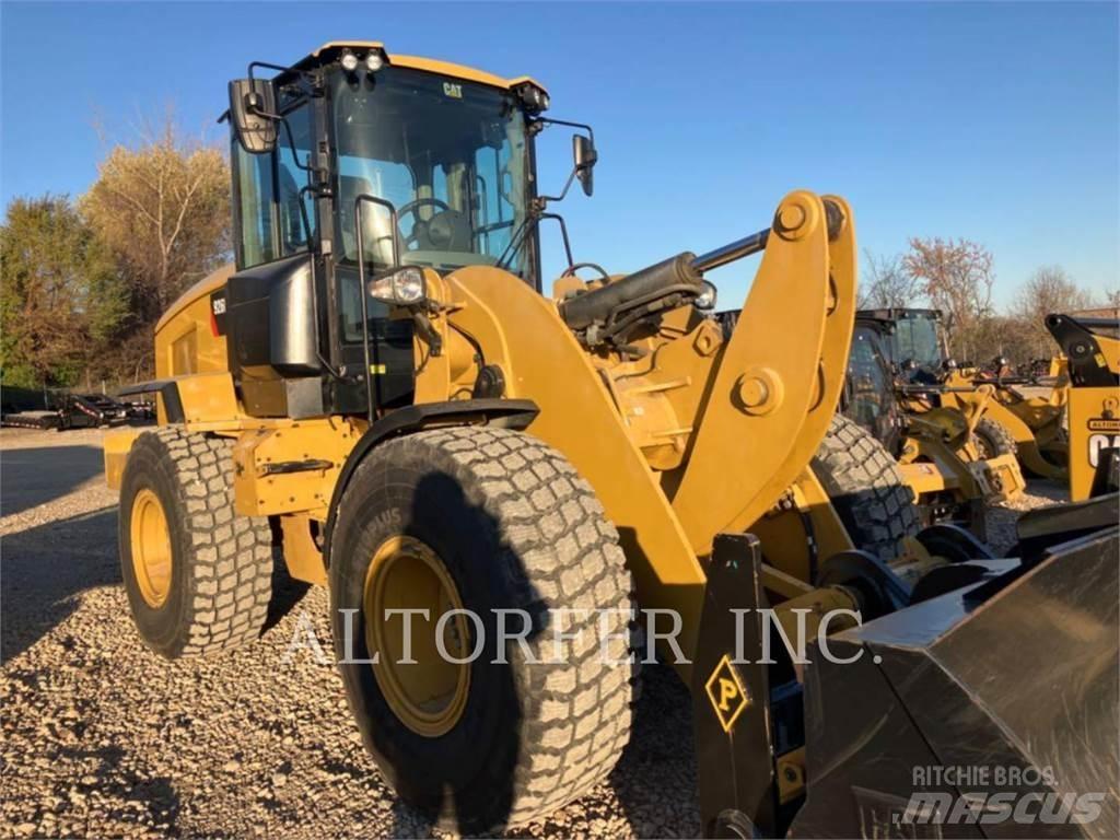 CAT 926M لوادر بعجل