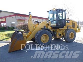 CAT 926M لوادر بعجل