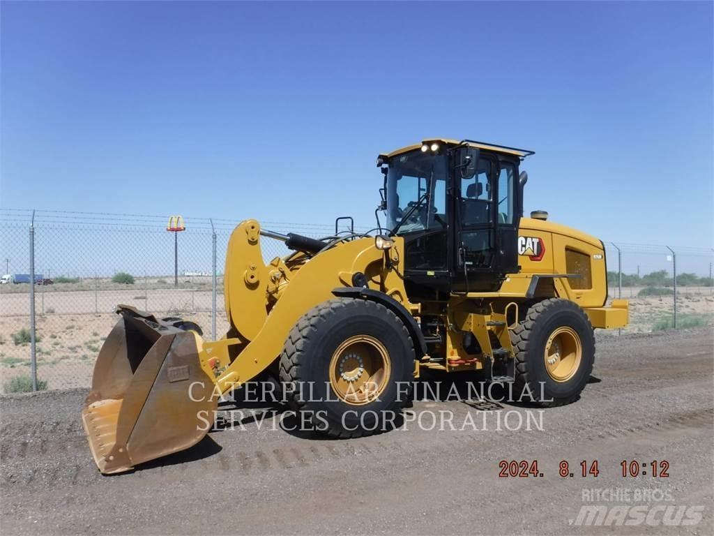 CAT 926M لوادر بعجل