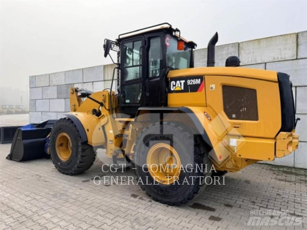 CAT 926M لوادر بعجل