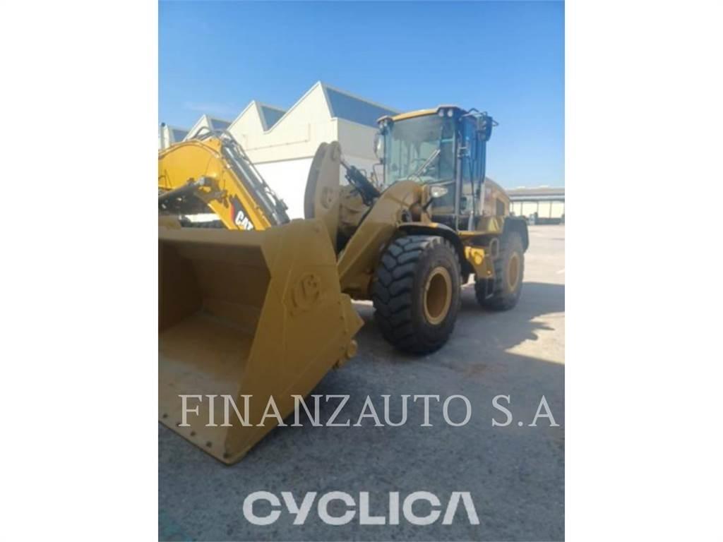 CAT 926M لوادر بعجل