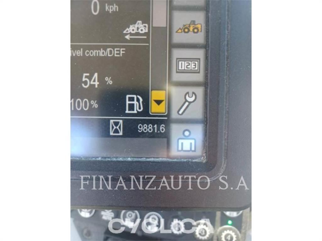 CAT 926M لوادر بعجل