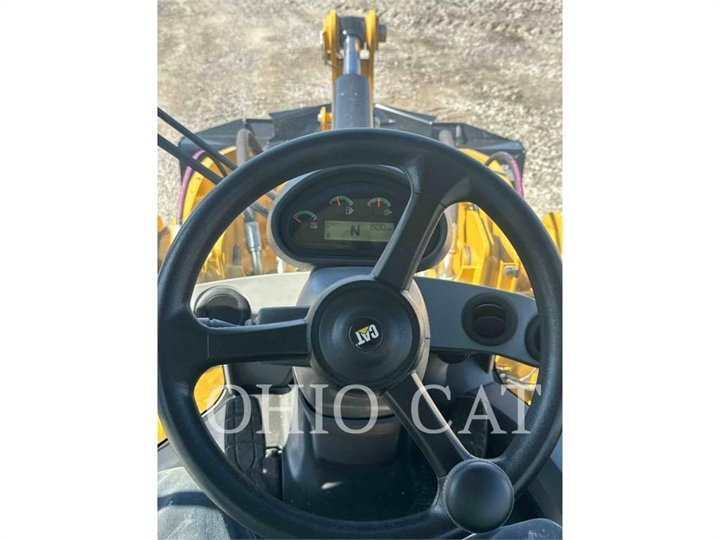 CAT 926M لوادر بعجل