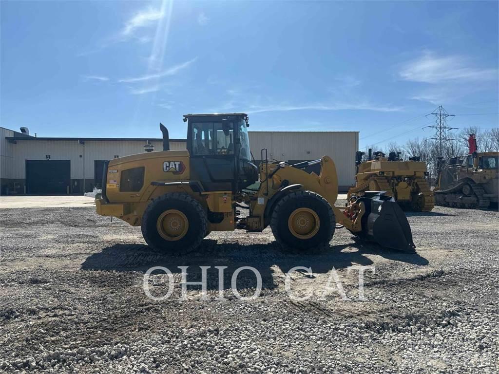 CAT 926M لوادر بعجل
