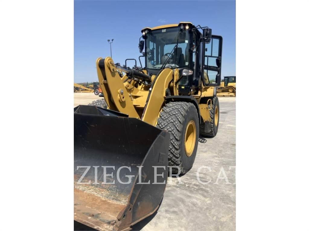 CAT 926M لوادر بعجل