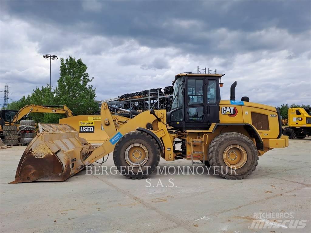 CAT 926M لوادر بعجل