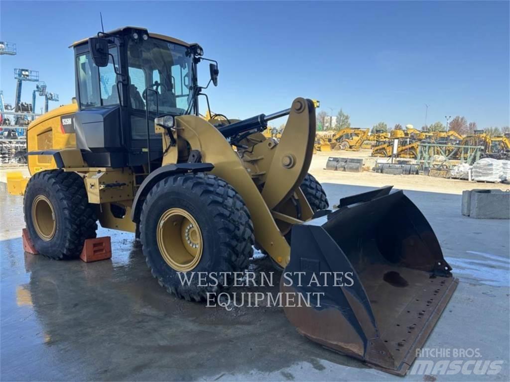 CAT 926M لوادر بعجل