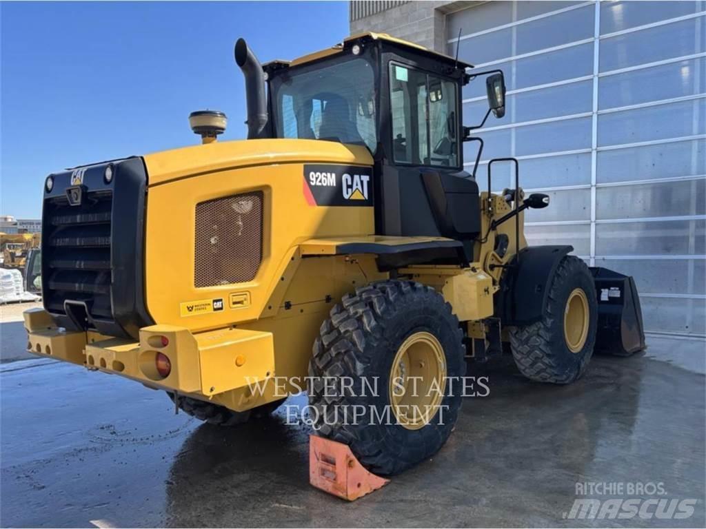 CAT 926M لوادر بعجل