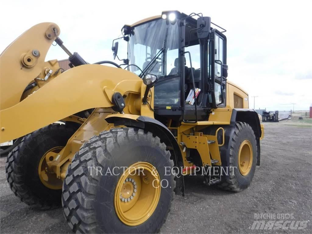 CAT 926M لوادر بعجل