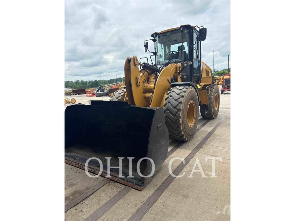 CAT 926M لوادر بعجل