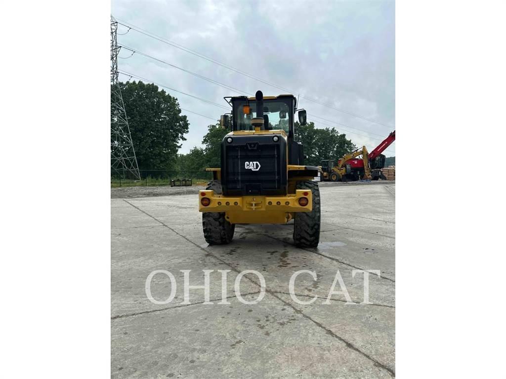 CAT 926M لوادر بعجل