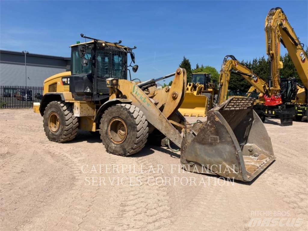 CAT 926M لوادر بعجل