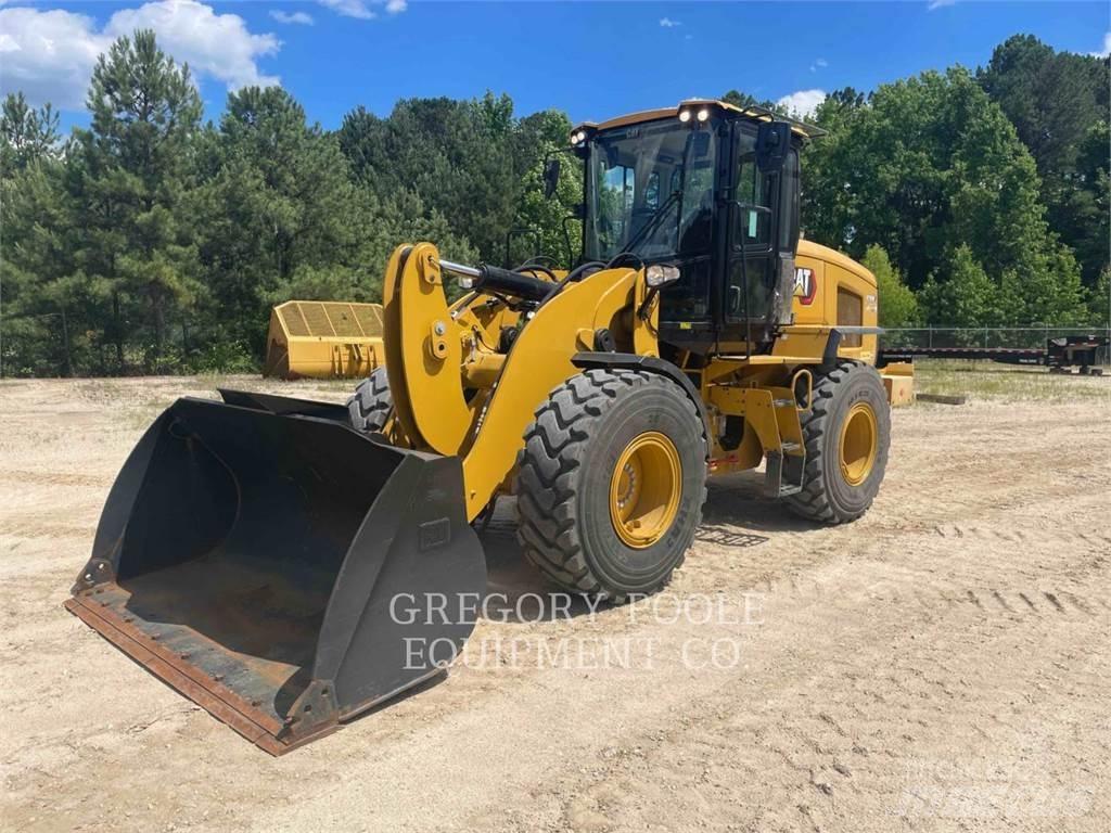 CAT 926M لوادر بعجل