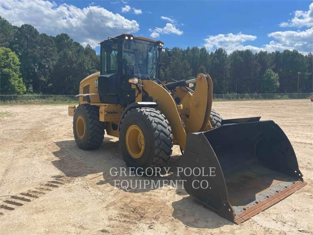 CAT 926M لوادر بعجل