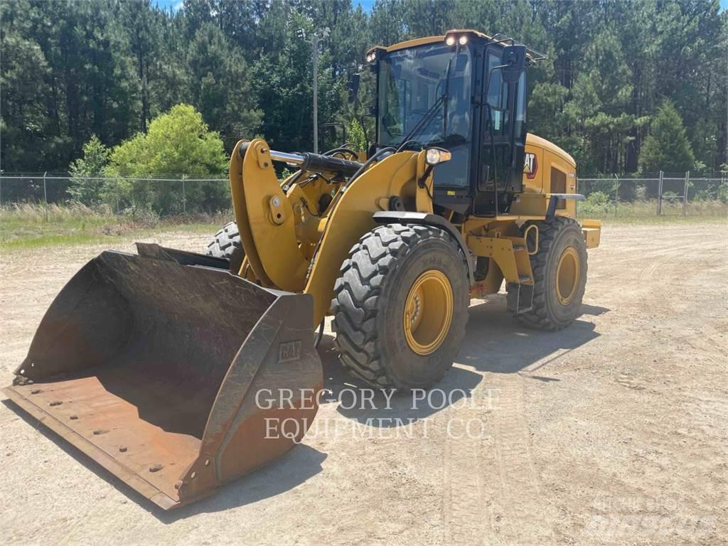 CAT 926M لوادر بعجل