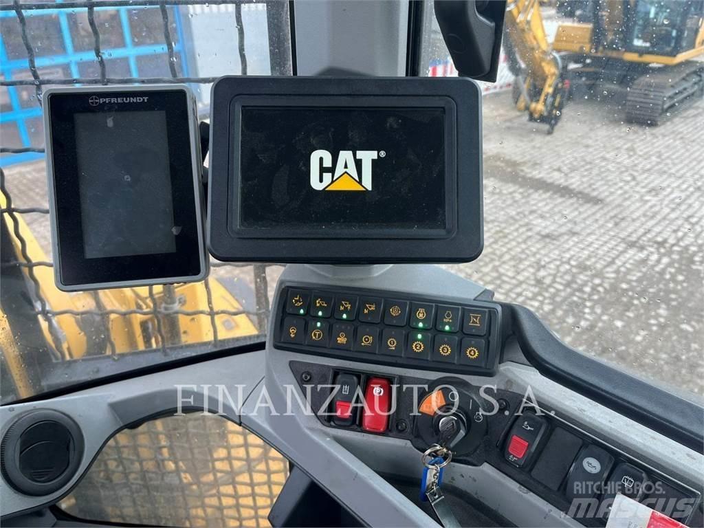 CAT 926M لوادر بعجل