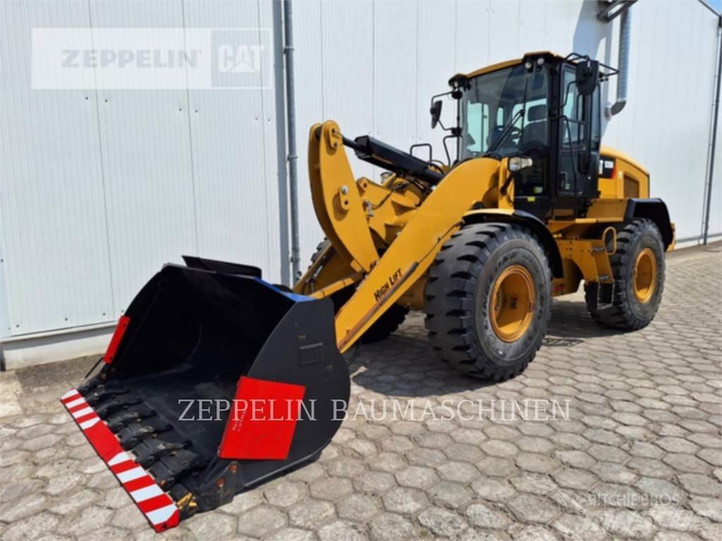 CAT 926M لوادر بعجل