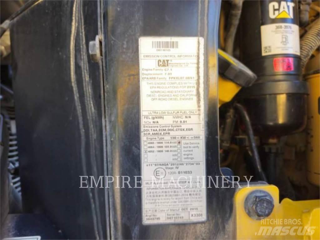 CAT 926M لوادر بعجل