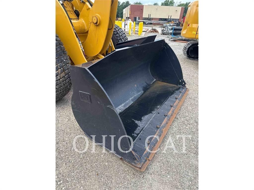 CAT 926M لوادر بعجل