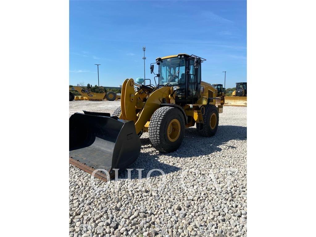 CAT 926M لوادر بعجل